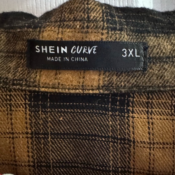 Plaid and Black Pullover - Picture 3 of 3